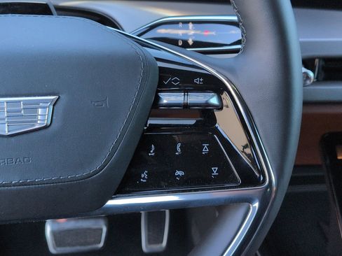 Used 2026 Cadillac Vistiq Platinum image 20