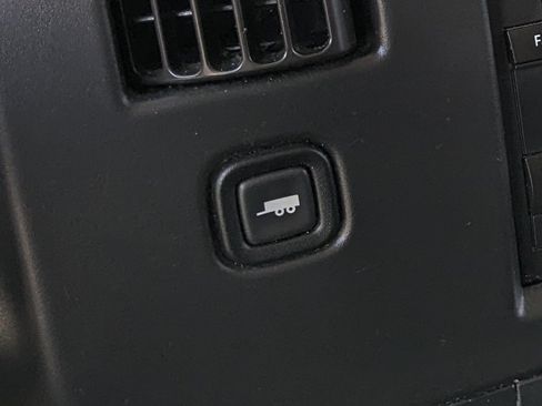 Used 2019 Chevrolet Express 2500 RWD image 30