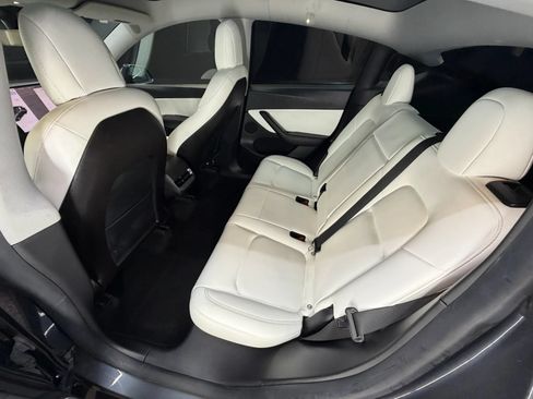 Used 2021 Tesla Model Y Long Range AWD/4WD image 26