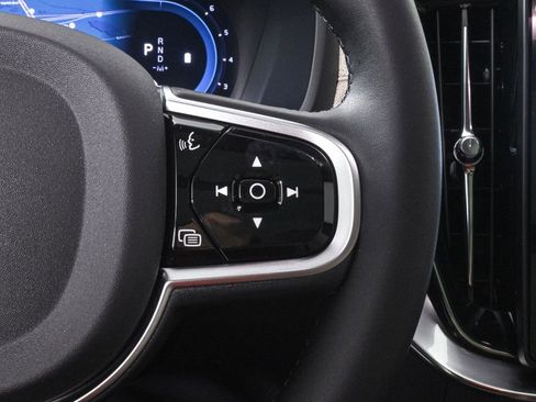 New 2025 Volvo XC90 B6 Core w/ Climate Package image 28