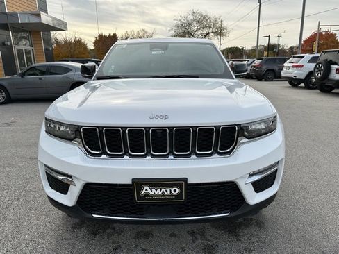 New 2026 Chrysler Pacifica Select image 3