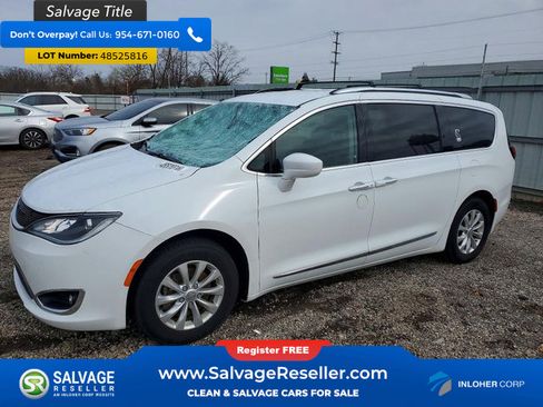 Used 2019 Chrysler Pacifica Touring-L image 1