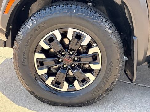 Used 2023 Nissan Frontier PRO-4X w/ Pro Convenience Package AWD/4WD image 29