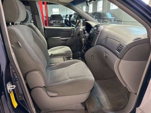 Used 2006 Toyota Sienna FWD image 32