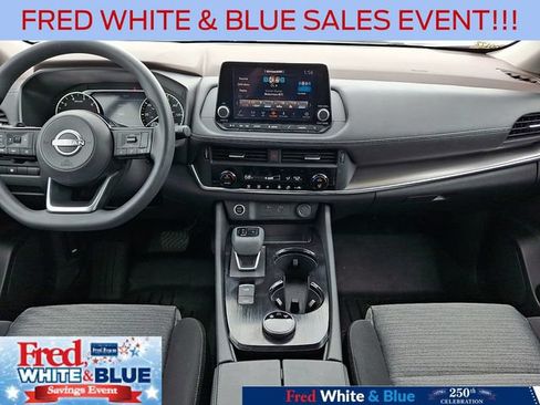 Used 2023 Nissan Rogue SV AWD/4WD image 15