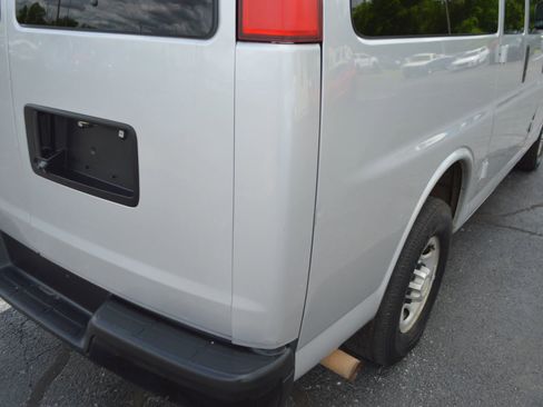 Used 2014 Chevrolet Express 2500 LS RWD image 9