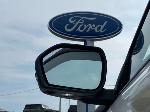 Used 2025 Ford Explorer ST-Line w/ ST-Line Street Pack AWD/4WD image 45