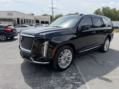 Certified 2025 Cadillac Escalade Premium Luxury w/ Touring Package AWD/4WD image 8