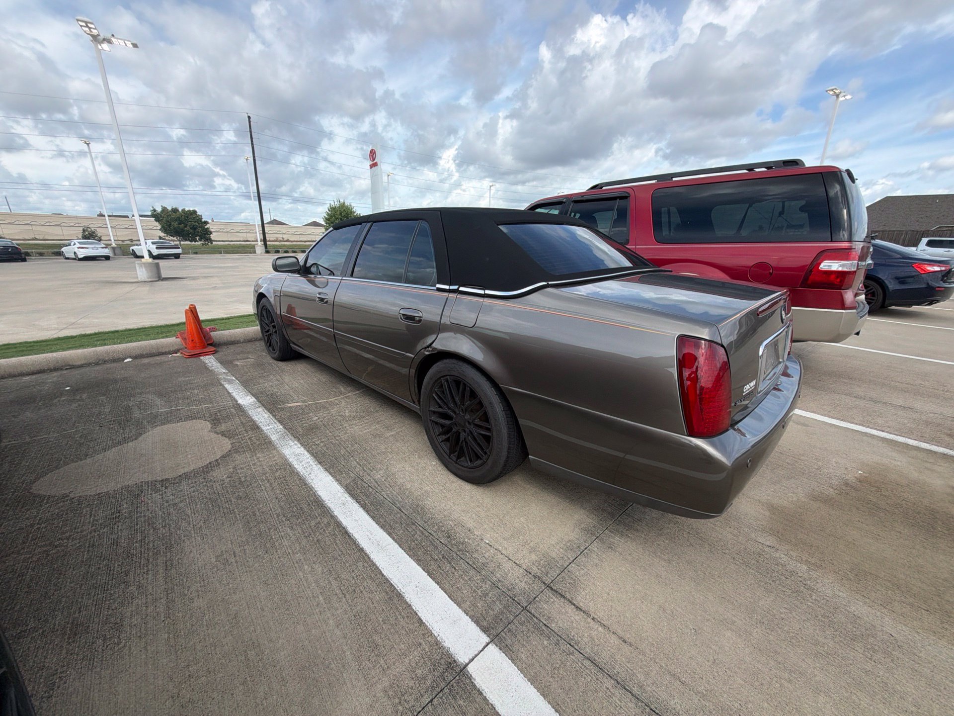 Used 2001 Cadillac De Ville w/ Comfort/Convenience Pkg FWD image 5