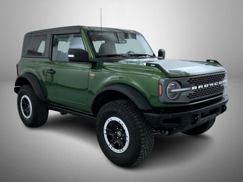 Used 2024 Ford Bronco Badlands image 3