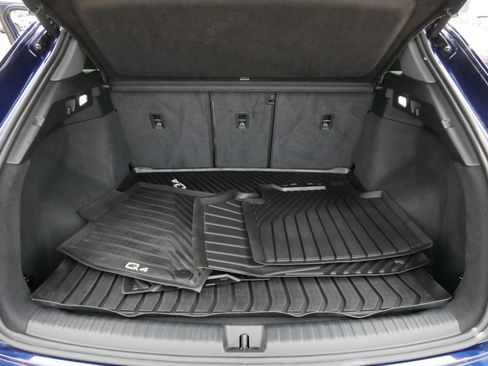 Used 2023 Audi Q4 e-tron Prestige AWD/4WD image 18