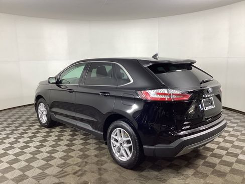 Used 2024 Ford Edge SEL w/ Convenience Package AWD/4WD image 4