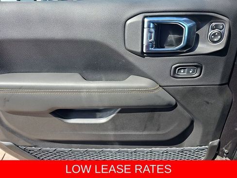 New 2025 Jeep Gladiator Willys image 27