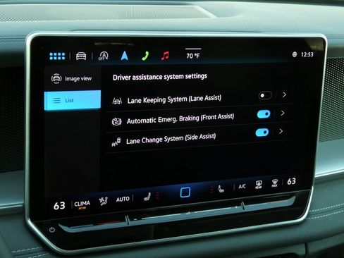 New 2025 Volkswagen Tiguan SE image 40