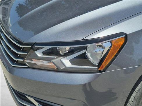 Used 2019 Volkswagen Passat 2.0T Wolfsburg w/ Wheels & Sunroof Package FWD image 6