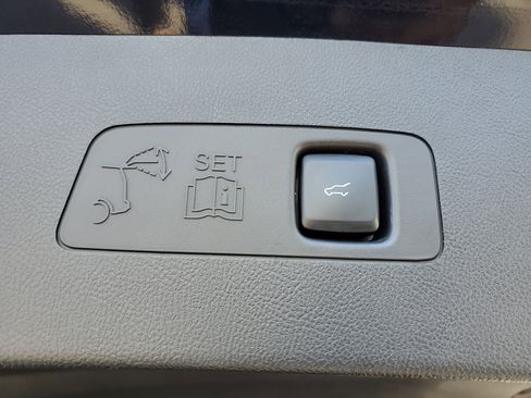 Certified 2023 Lincoln Corsair Reserve image 9