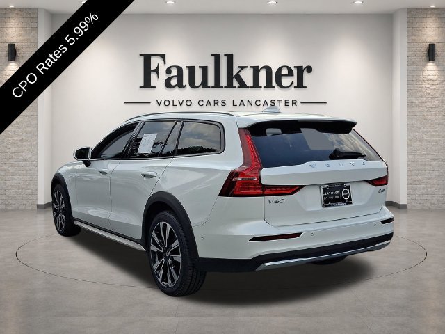 Certified 2025 Volvo V60 B5 Cross Country Ultra AWD/4WD image 4