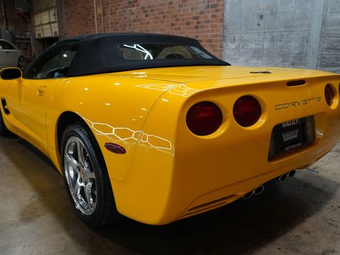 Used 2002 Chevrolet Corvette Convertible w/ Preferred Equipment Group2 image 18