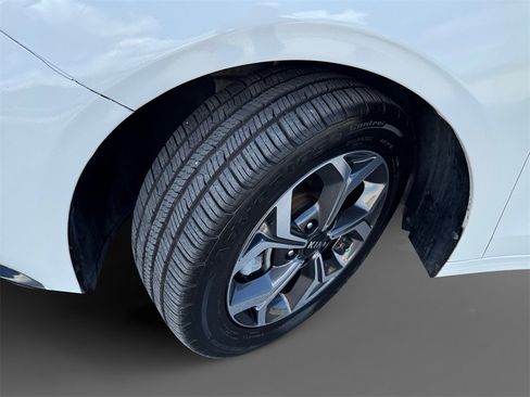 Used 2020 Kia Forte LXS image 10