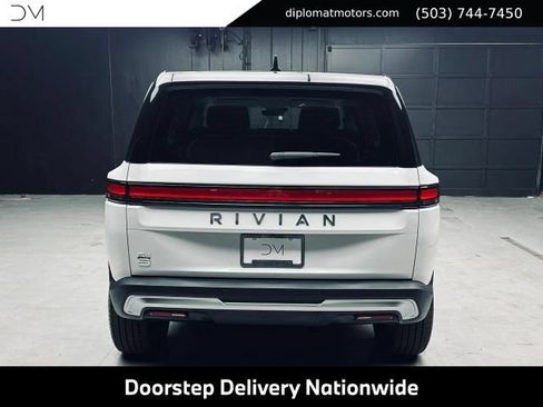Used 2024 Rivian R1S Adventure AWD/4WD image 5