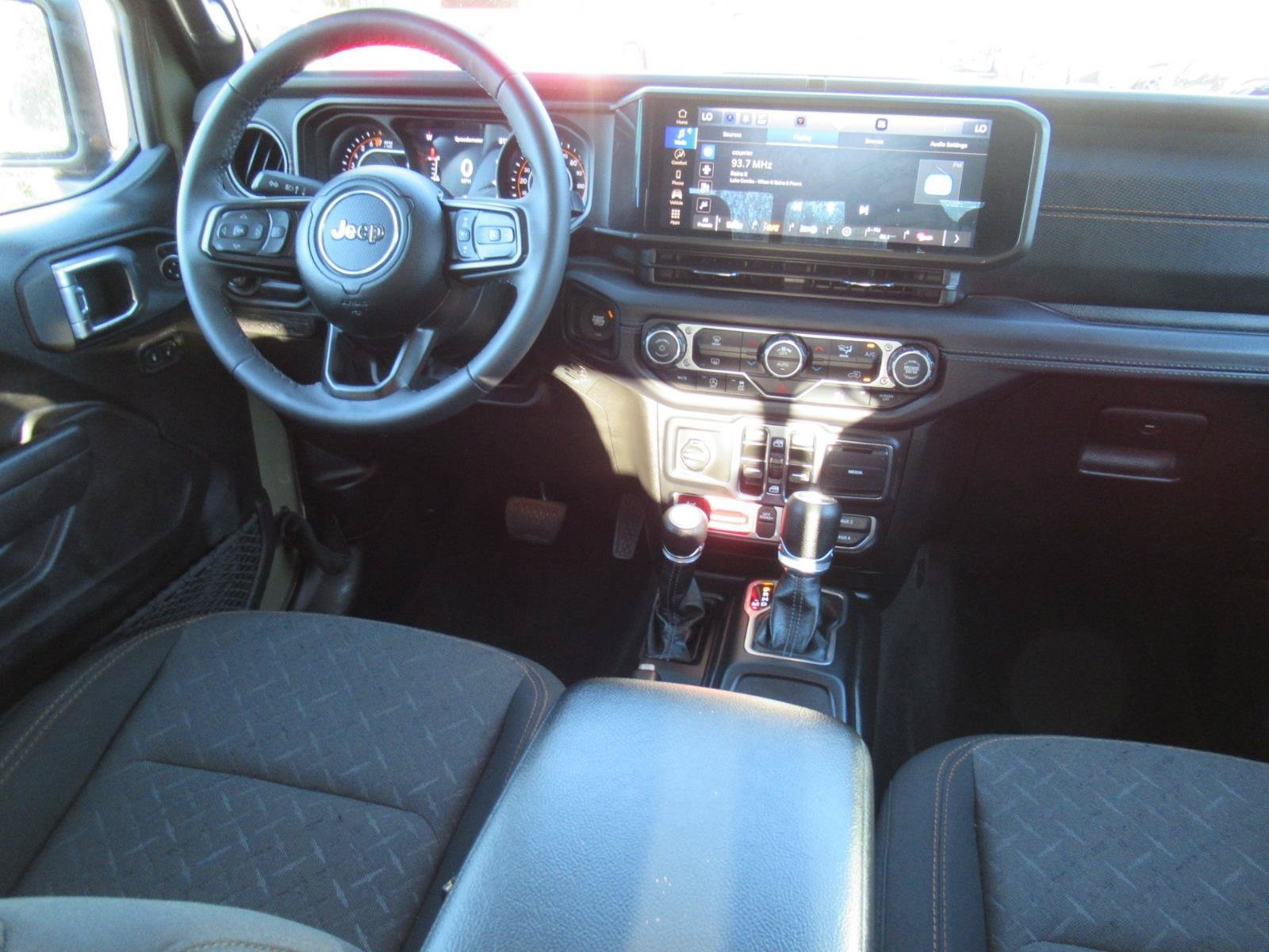 Certified 2026 Jeep Gladiator Mojave AWD/4WD image 14