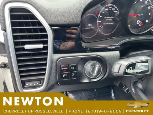 Used 2019 Porsche Cayenne AWD/4WD image 7
