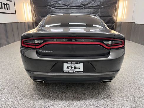 Used 2019 Dodge Charger SXT w/ Leather Interior Group RWD image 4