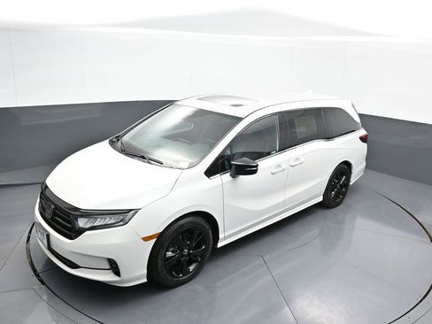 Certified 2023 Honda Odyssey Sport image 36