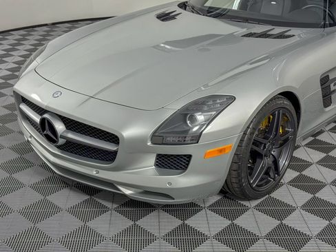 Used 2011 Mercedes-Benz SLS AMG Coupe image 27