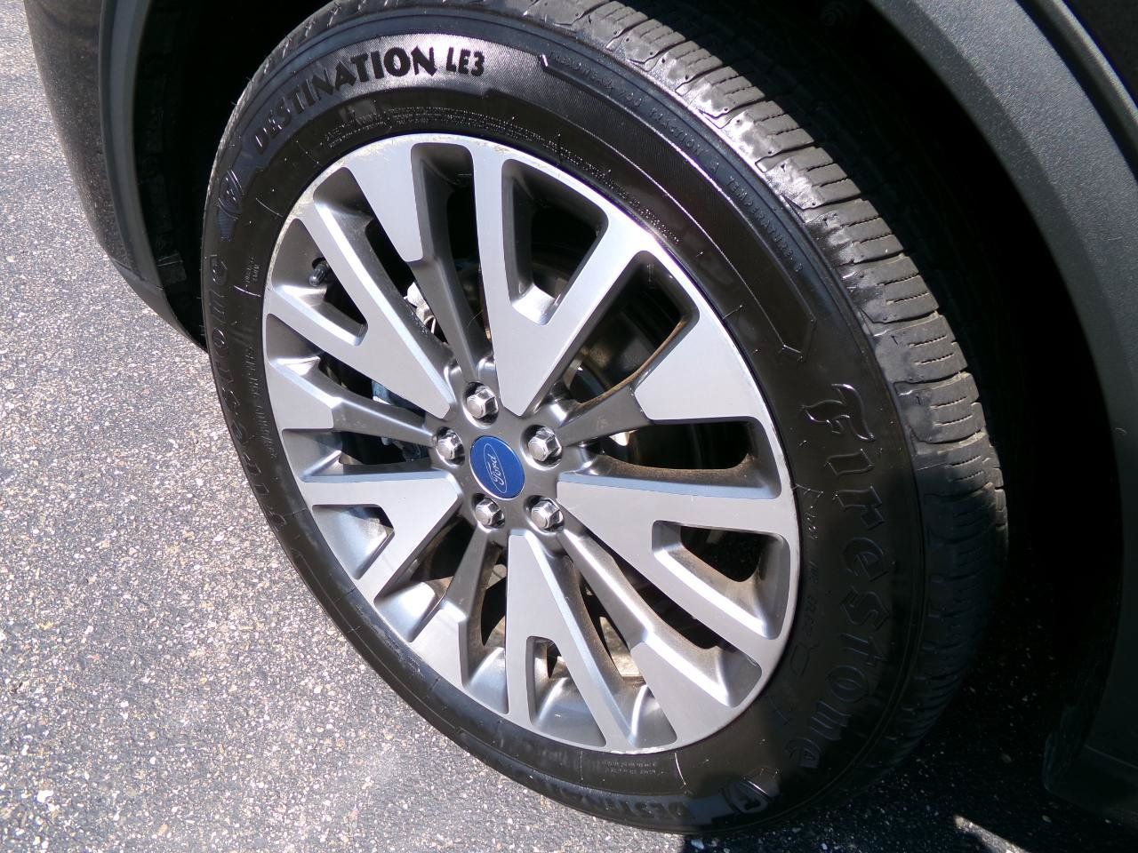 Used 2022 Ford Escape Titanium AWD/4WD image 9