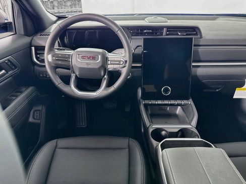 New 2027 GMC Terrain Elevation w/ Elevation Premium Package AWD/4WD image 2