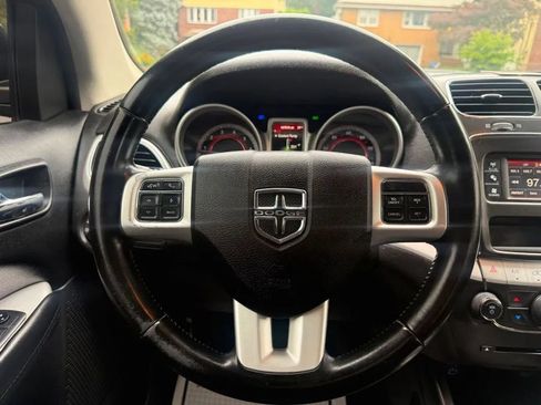 Used 2018 Dodge Journey SE w/ Connectivity Group FWD image 18