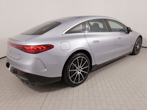Used 2023 Mercedes-Benz EQS 580 4MATIC Sedan image 12
