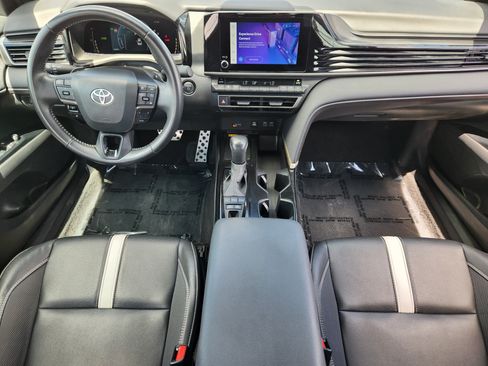 Used 2025 Toyota Camry SE FWD image 26