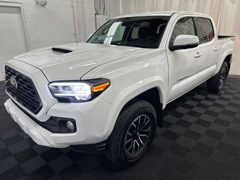 Used 2023 Toyota Tacoma TRD Sport w/ Advanced Technology Package AWD/4WD image 4