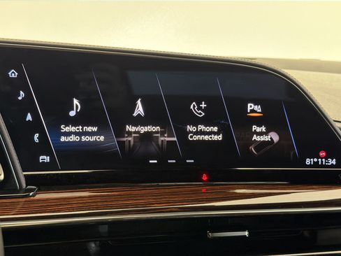 Used 2022 Cadillac Escalade Luxury AWD/4WD image 23
