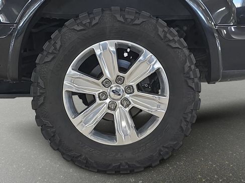 Used 2015 Ford F150 Lariat w/ Equipment Group 502A Luxury AWD/4WD image 30