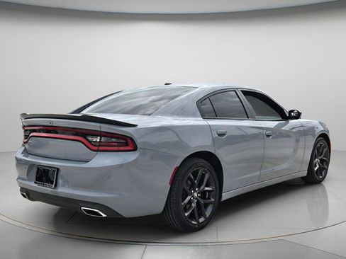 Used 2022 Dodge Charger SXT w/ Blacktop Package image 7