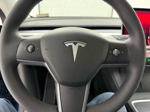 Used 2023 Tesla Model Y Long Range image 10