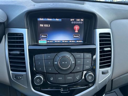 Used 2016 Chevrolet Cruze LT image 24