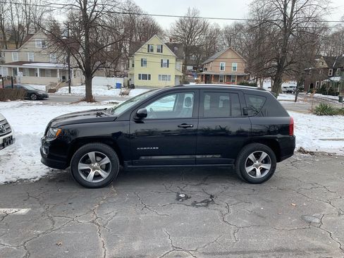 Used 2017 Jeep Compass High Altitude image 10