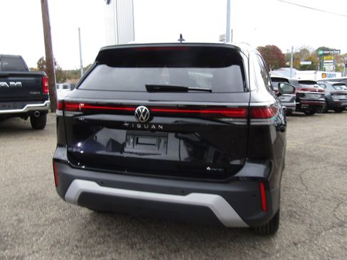 New 2026 Volkswagen Tiguan S AWD/4WD image 6