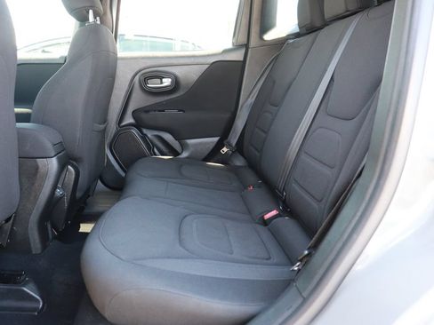 Used 2021 Jeep Renegade Latitude FWD image 13