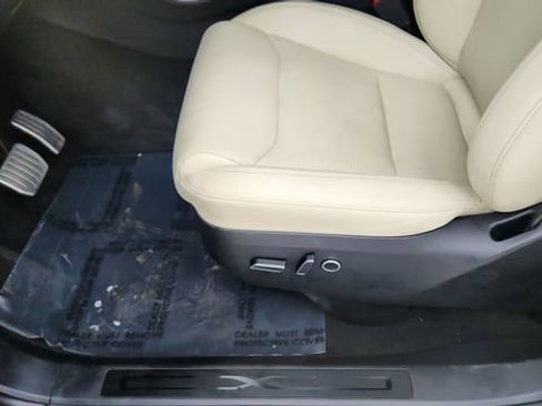 Used 2023 Tesla Model X image 36