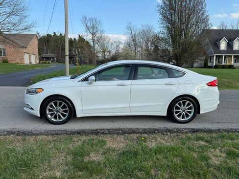 Used 2017 Ford Fusion SE image 8