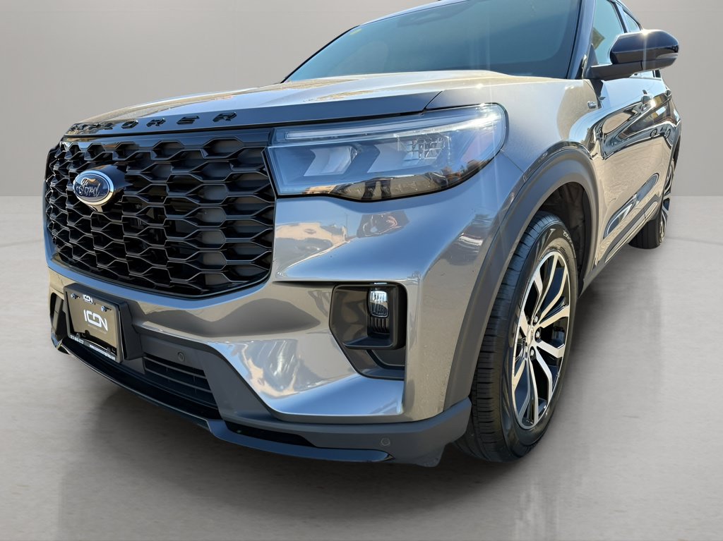 Used 2025 Ford Explorer ST-Line AWD/4WD image 9