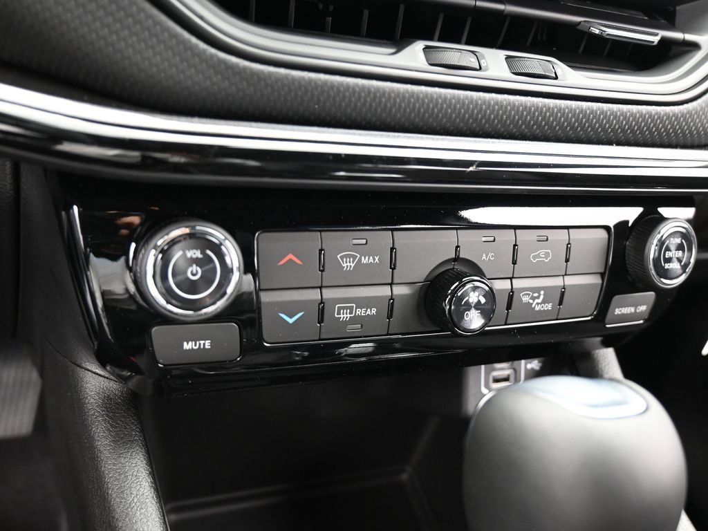 New 2026 Jeep Compass Latitude AWD/4WD image 16