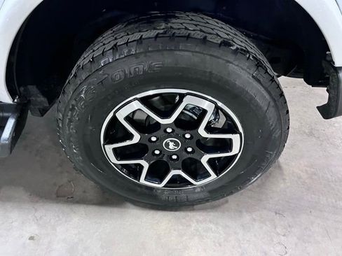 Used 2025 Ford Bronco Outer Banks AWD/4WD image 13