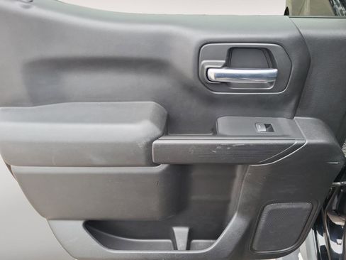 Used 2020 Chevrolet Silverado 1500 Custom Trail Boss w/ Custom Convenience Package image 18