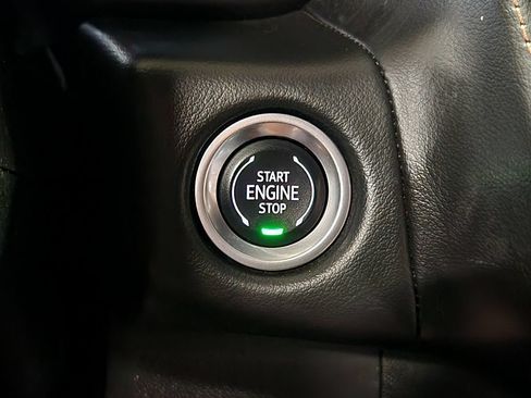 Used 2024 GMC Yukon XL AT4 w/ Technology Package AWD/4WD image 41